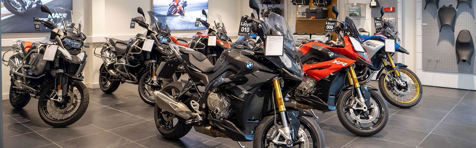 Bmw deals motorrad showroom